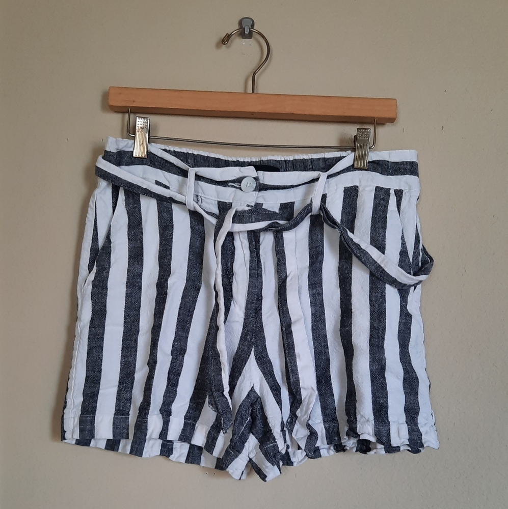 Who What Wear Striped Linen Shorts Black White Casual Coastal Beachy